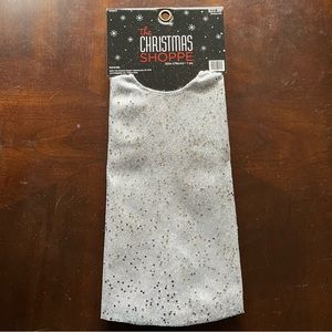 The Christmas Shoppe Silver Glitter Round Polyester Tree Skirt 30", NWT